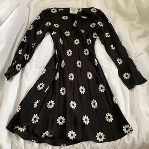 Realisation Par x Claudia Schiffer black and white floral dress